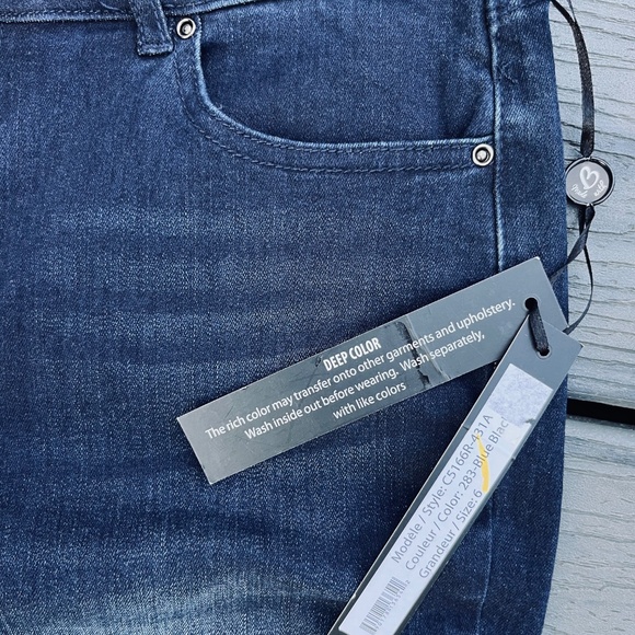 NWT Ladies Charlie B Jeans - Picture 2 of 5
